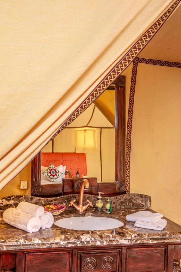 (三毛) Sanmao Desert Luxury Camp Merzouga Exterior foto